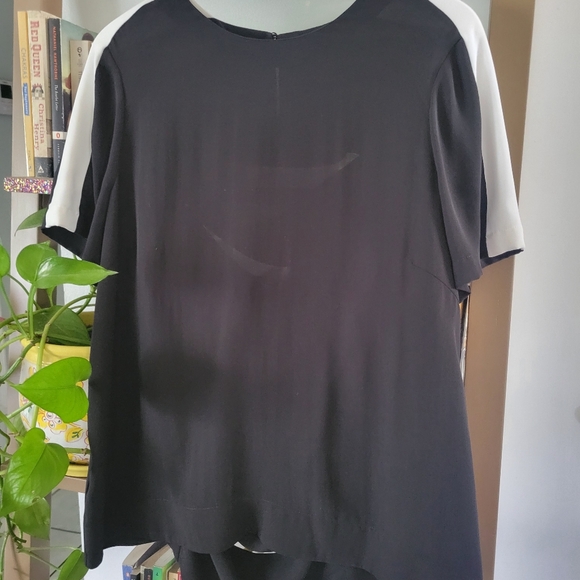 BCBG MaxAzria | Elloyn Cut Out Colorblock Blouse | Black & White | Large - Picture 3 of 10